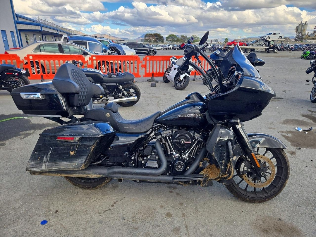 Вид 2019 HARLEY-DAVIDSON FLTRXS, угол 1
