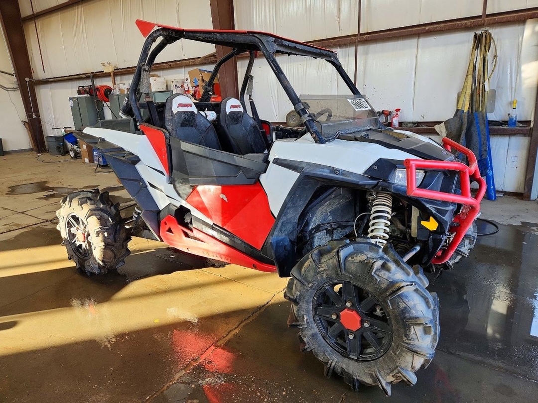 Vue de 2015 POLARIS RZR 1000 UTILITY VEHICLE, angle 1