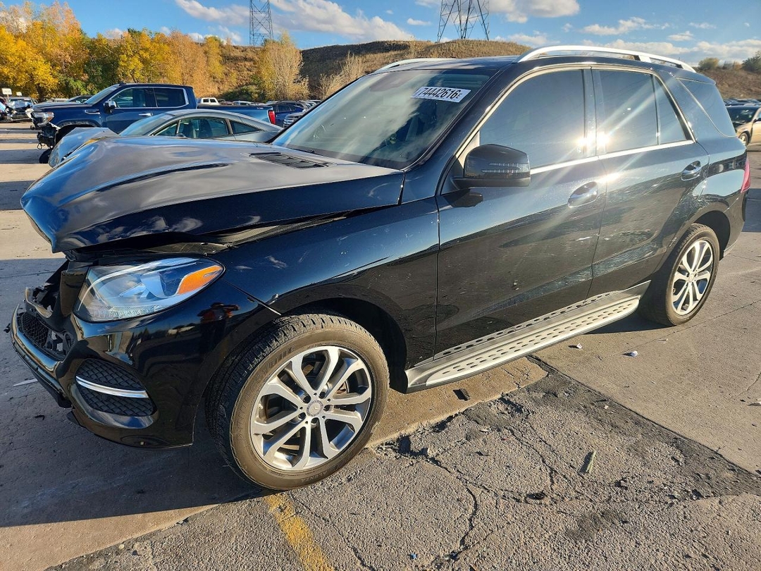 Вид 2016 MERCEDES-BENZ GLE 350, угол 1