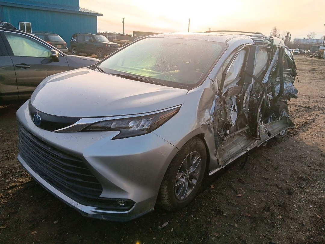 Vue de 2025 TOYOTA SIENNA XLE 7-PASSENGER, angle 1