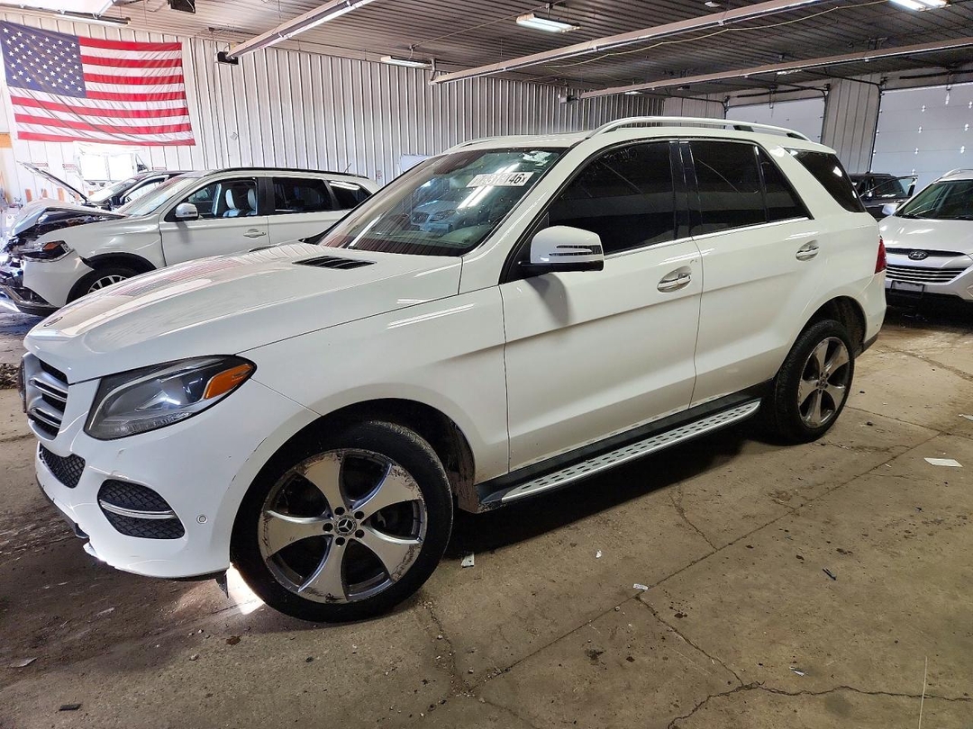 منظر 2017 MERCEDES-BENZ GLE 350، زاوية 1