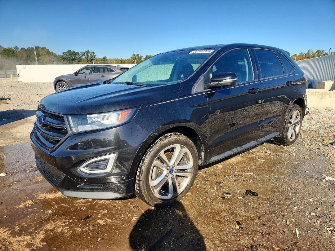 Vue de 2015 FORD EDGE SPORT, angle 1