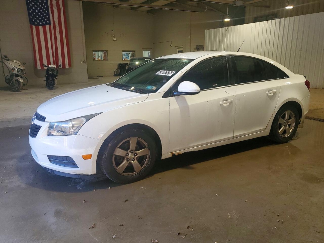 Vista de 2014 CHEVROLET CRUZE LT, ángulo 1