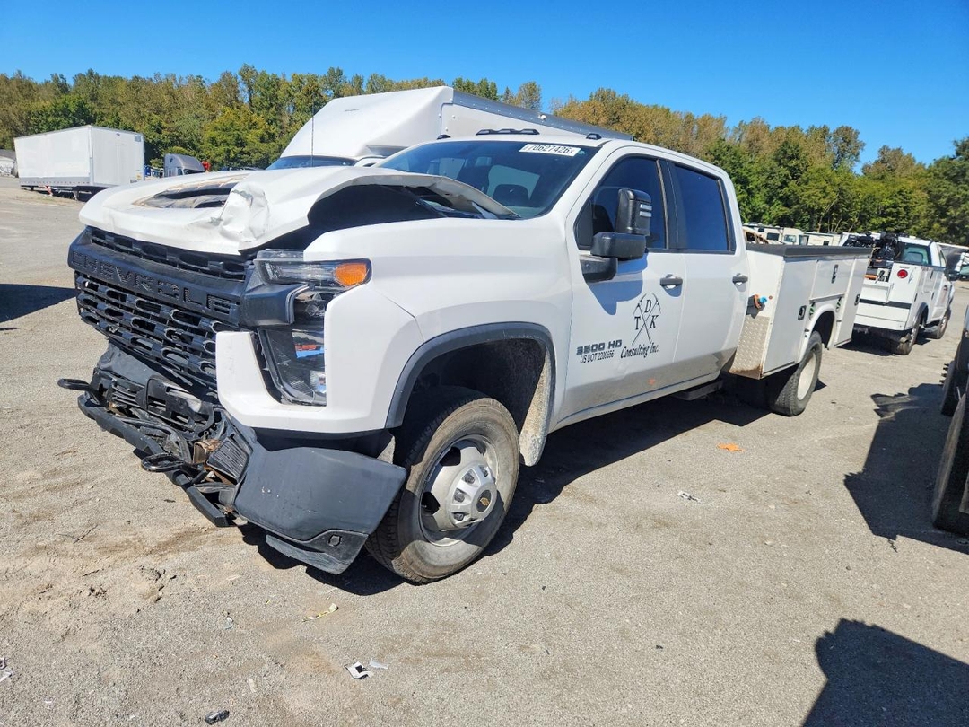 Вид 2020 CHEVROLET SILVERADO K3500, угол 1