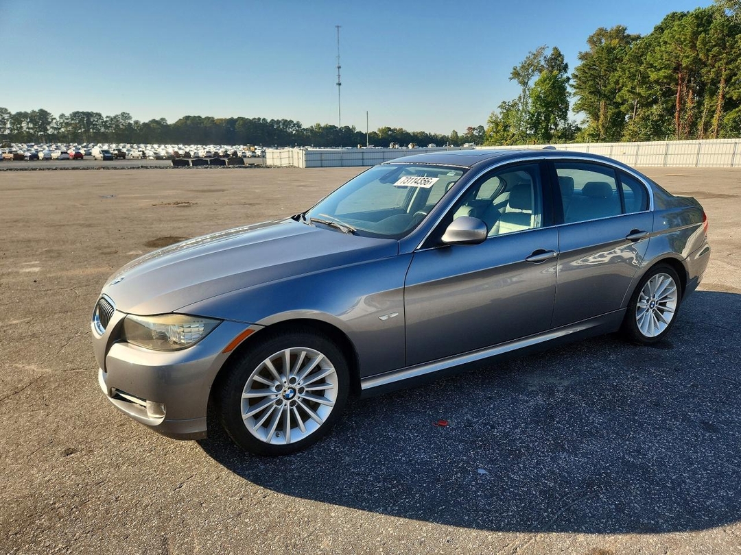 Vista de 2010 BMW 335 I, ángulo 1