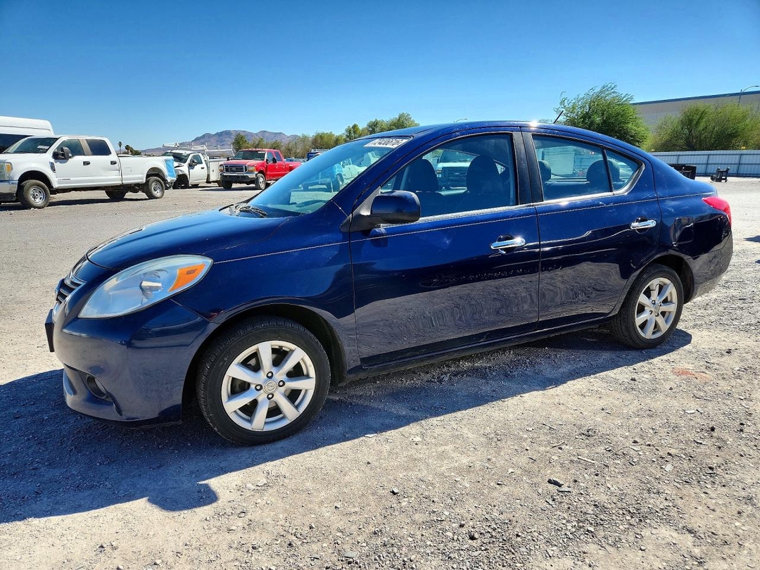 Вид 2012 NISSAN VERSA 1.6 S, угол 1