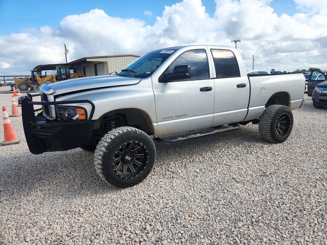 منظر 2005 DODGE RAM 2500 ST، زاوية 1