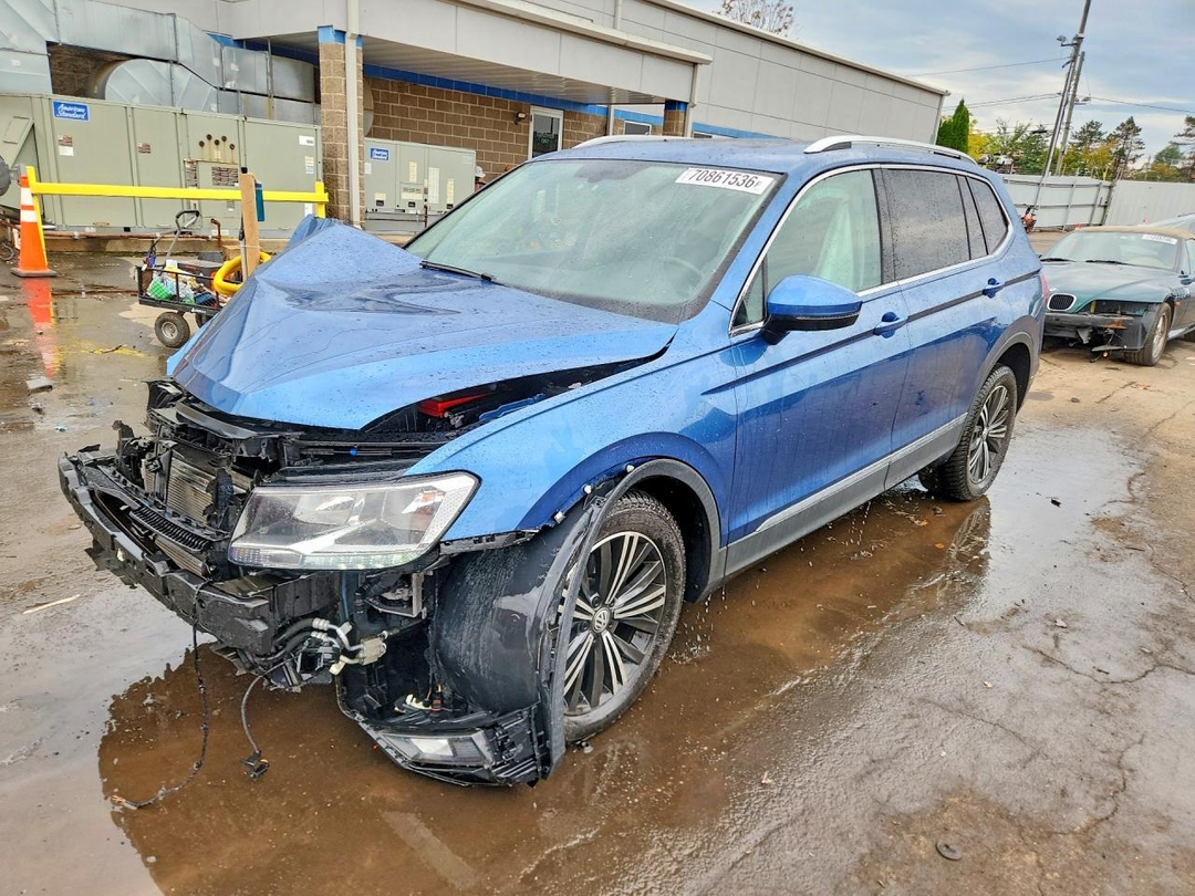 Vue de 2018 VOLKSWAGEN TIGUAN SE, angle 1