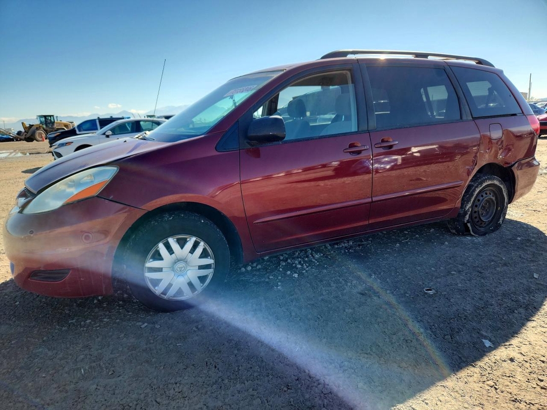 منظر 2006 TOYOTA SIENNA LE 8 PASSENGER، زاوية 1