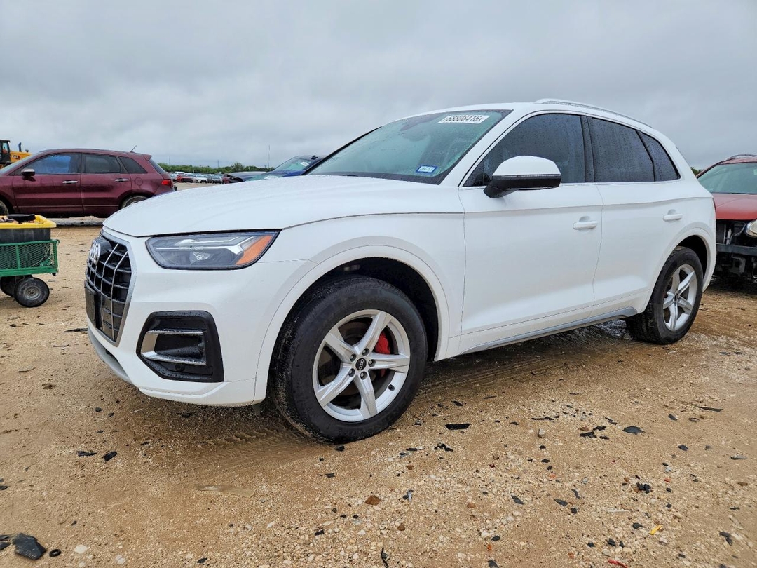 Vue de 2021 AUDI Q5 PREMIUM, angle 1