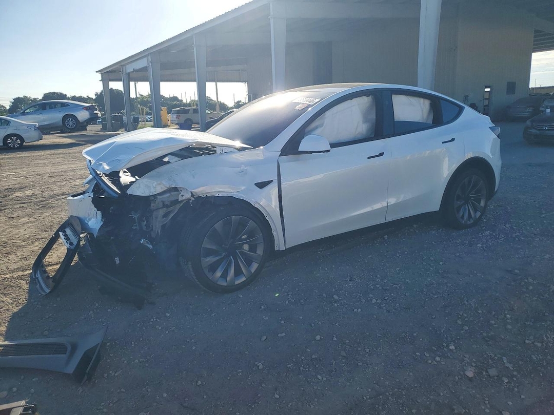 منظر 2026 TESLA MODEL Y، زاوية 1