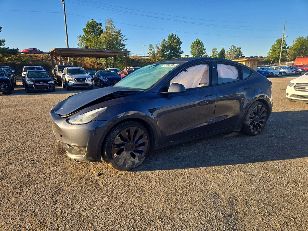Vue de 2023 TESLA MODEL Y, angle 1