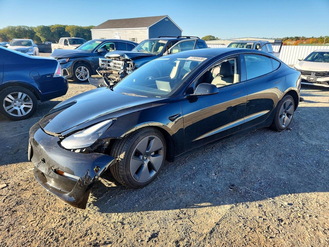 Vue de 2022 TESLA MODEL 3, angle 1