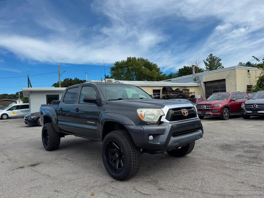 منظر 2013 TOYOTA TACOMA V6، زاوية 1