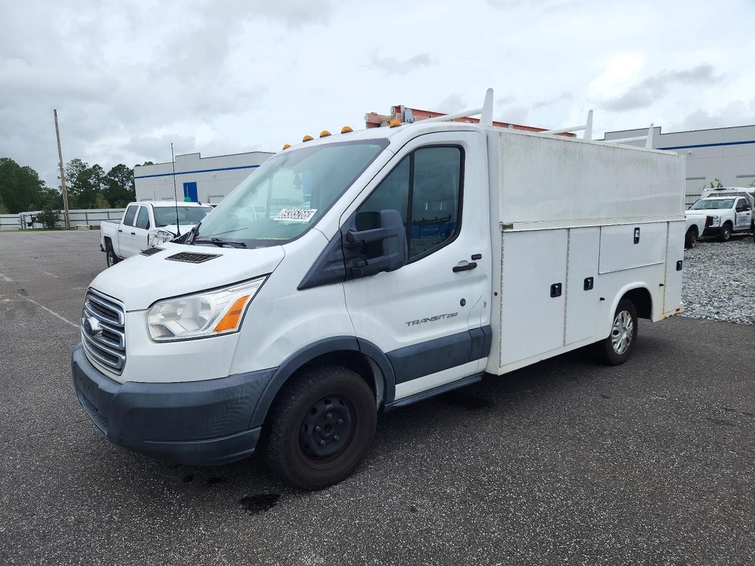 Vista de 2018 FORD TRANSIT T-250, ángulo 1
