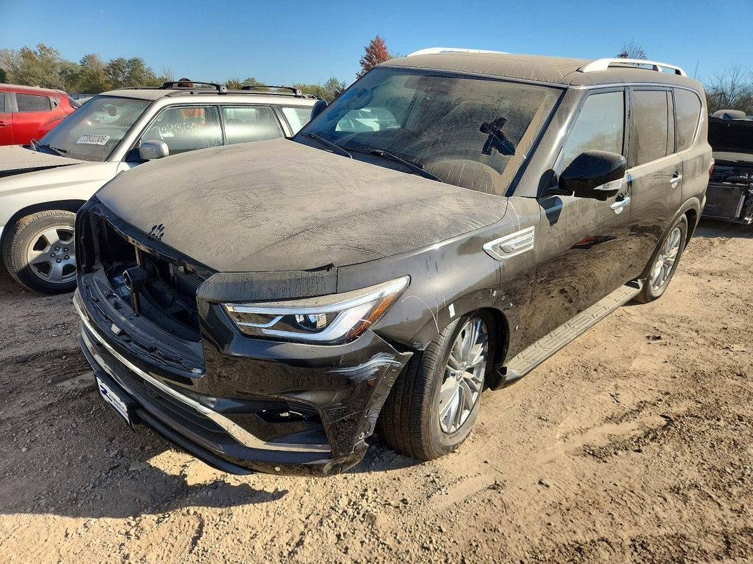 Vue de 2022 INFINITI QX80 LUXE, angle 1