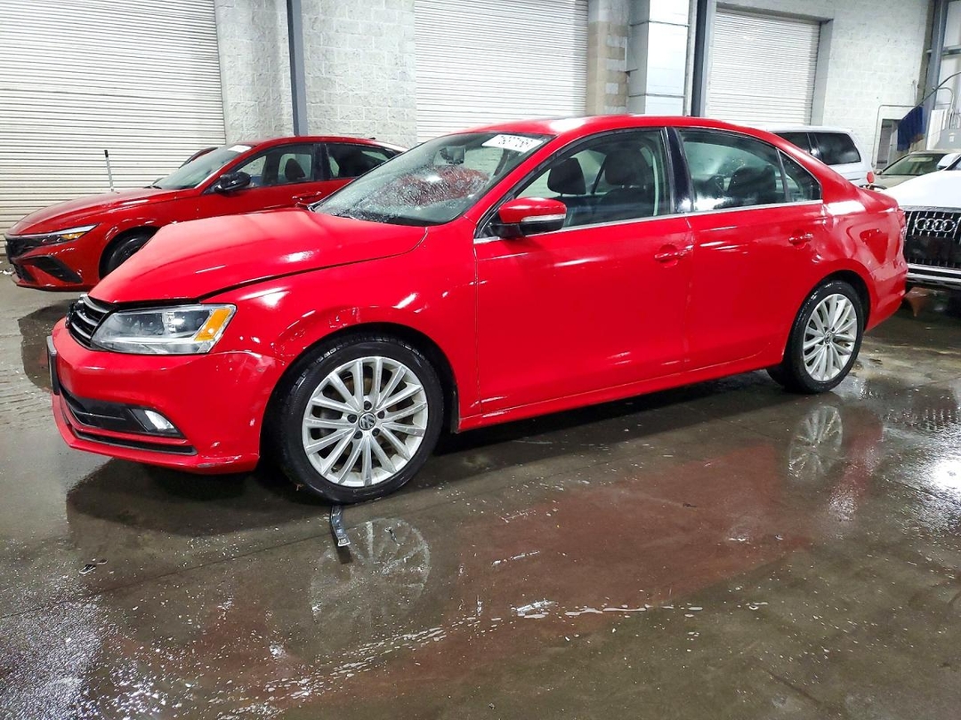 Vue de 2015 VOLKSWAGEN JETTA SE, angle 1