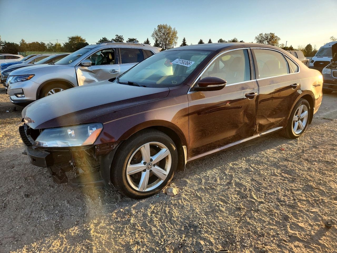 Vue de 2012 VOLKSWAGEN PASSAT SE, angle 1