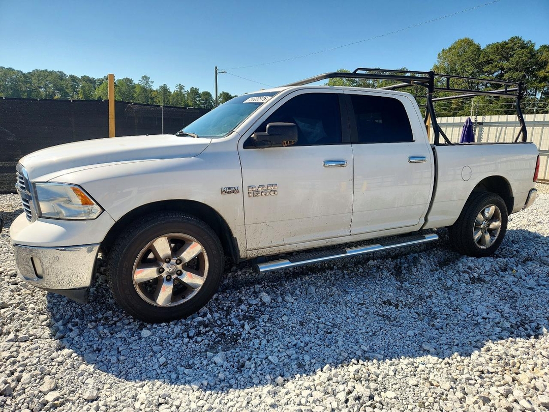 Vue de 2017 RAM 1500 SLT, angle 1