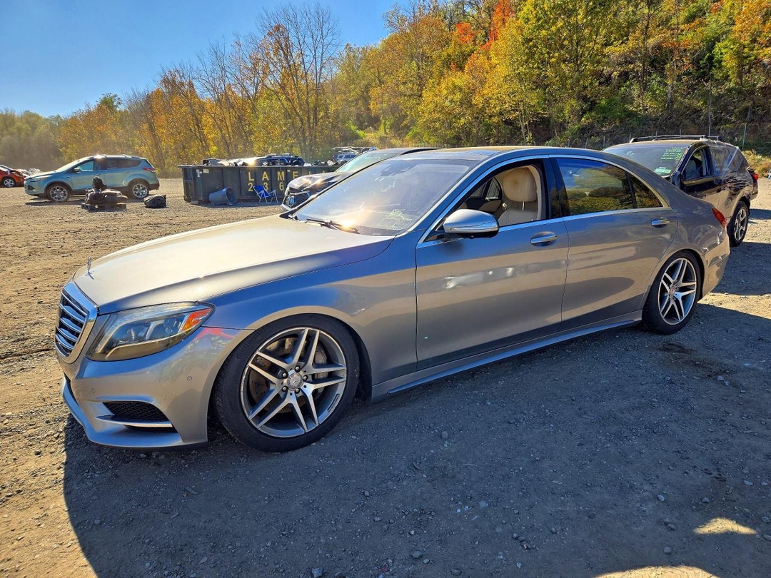 Vue de 2015 MERCEDES-BENZ S 550 4MATIC, angle 1