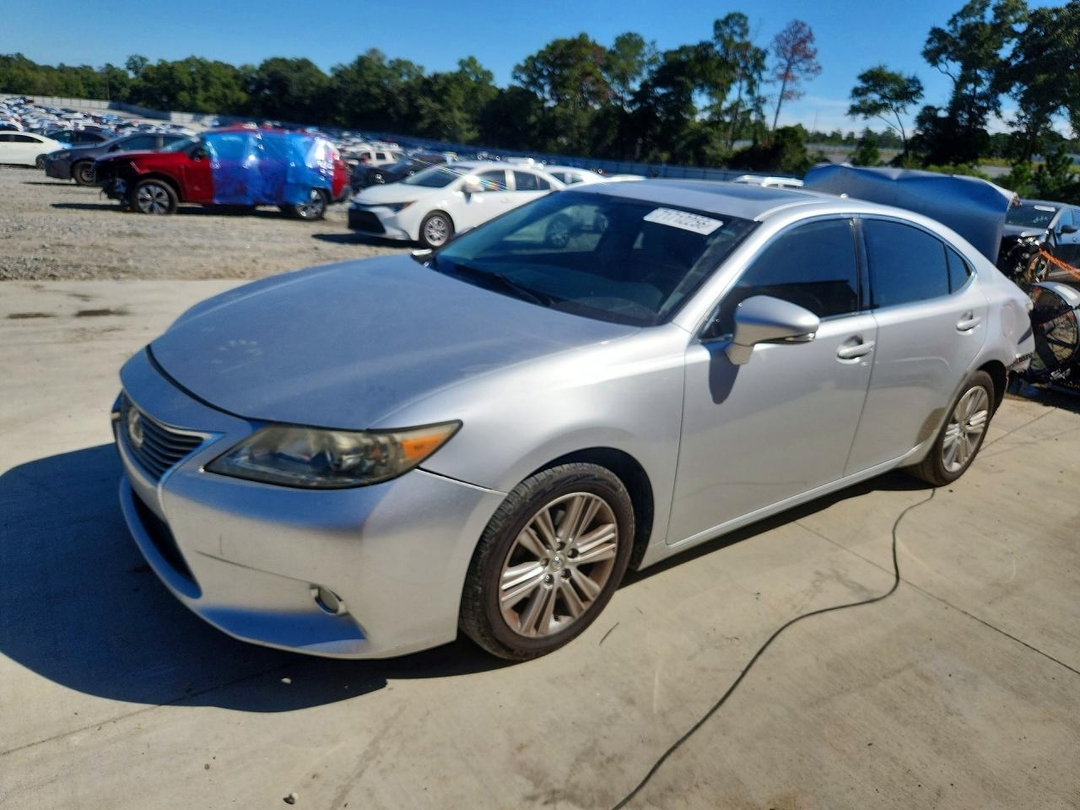 Vue de 2014 LEXUS ES 350, angle 1