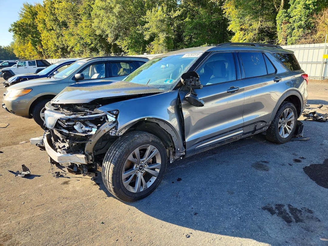 Vista de 2021 FORD EXPLORER XLT, ángulo 1