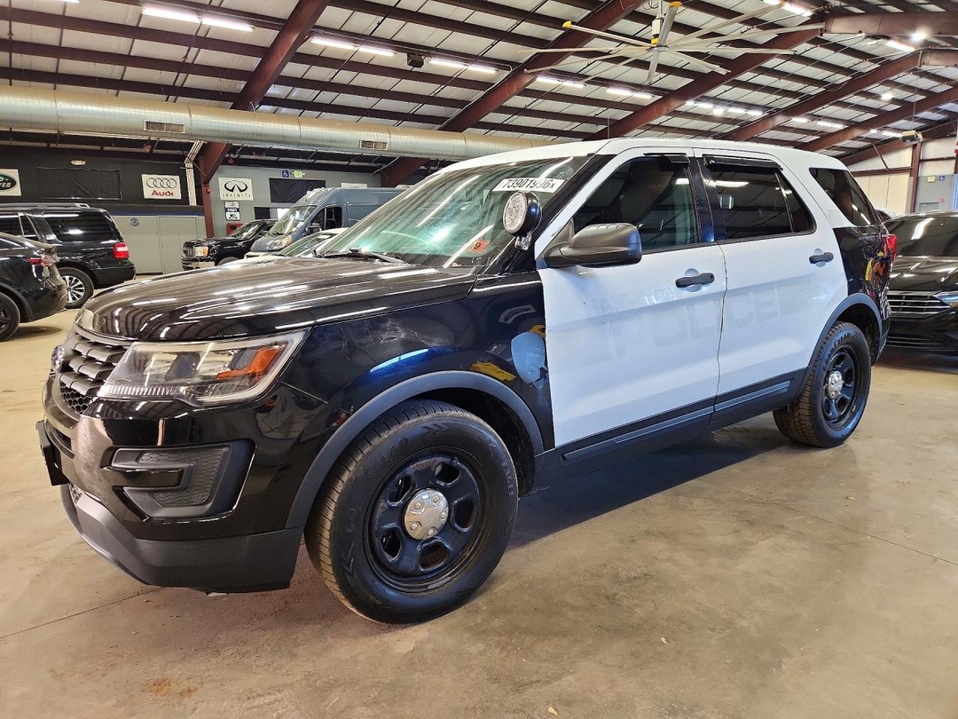Vue de 2019 FORD EXPLORER POLICE INTERCEPTOR, angle 1