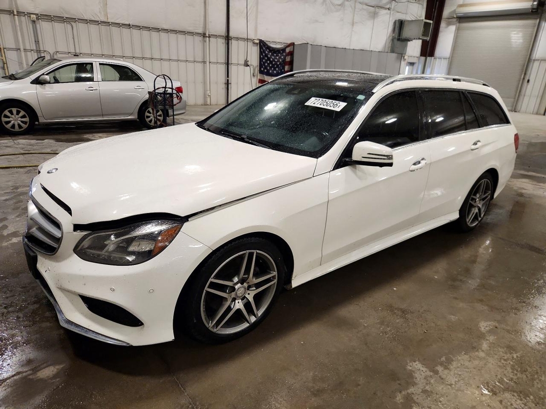 منظر 2016 MERCEDES-BENZ E 350 4MATIC WAGON، زاوية 1