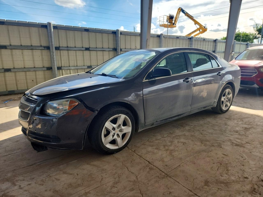Vue de 2011 CHEVROLET MALIBU LS, angle 1