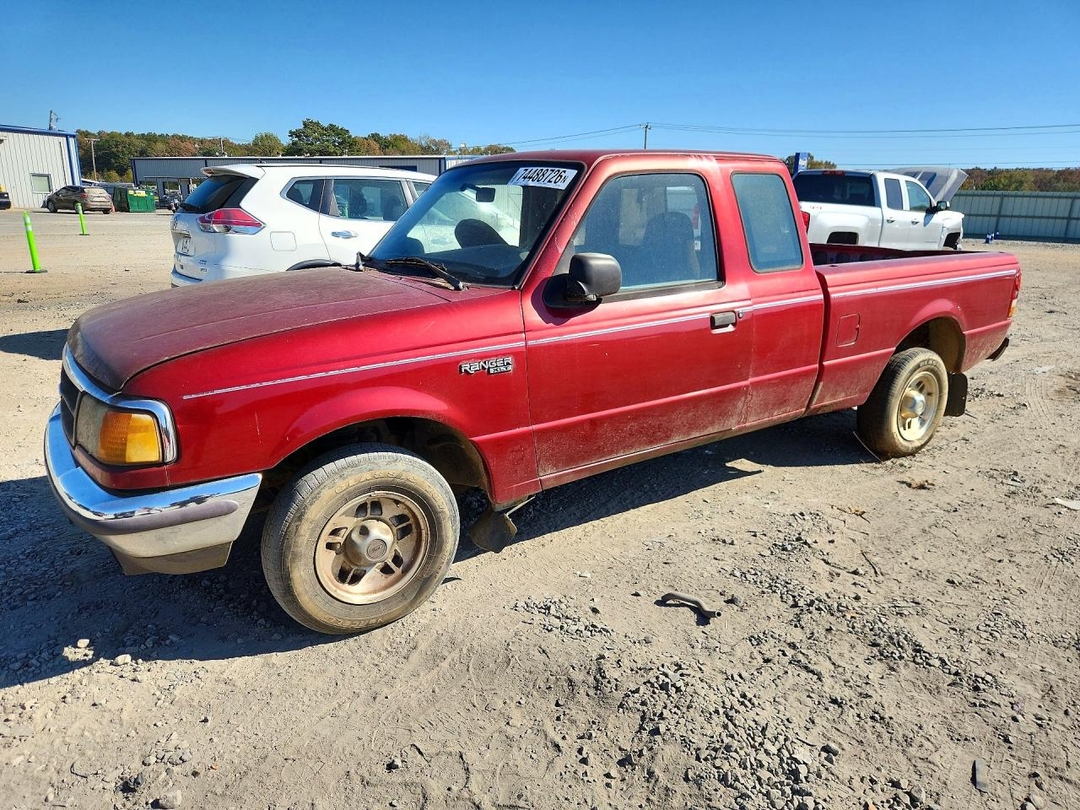 Vue de 1997 FORD RANGER SUPER CAB, angle 1