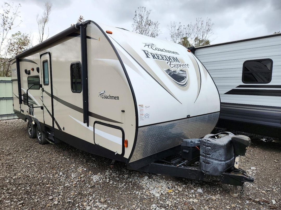 منظر 2016 FOREST RIVER FREEDOM EXPRESS CAMPER، زاوية 1