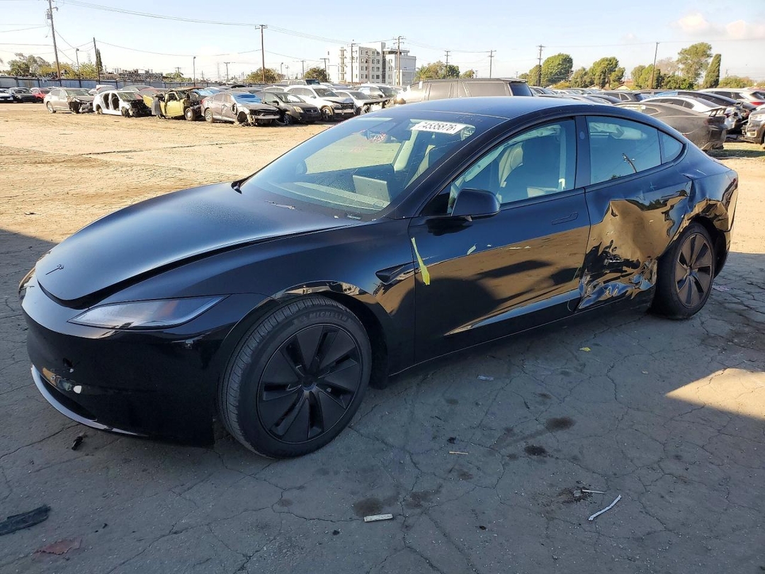 منظر 2026 TESLA MODEL 3، زاوية 1