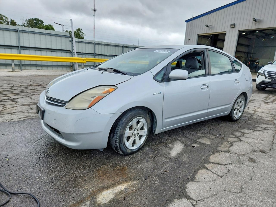 Вид 2008 TOYOTA PRIUS BASE, угол 1