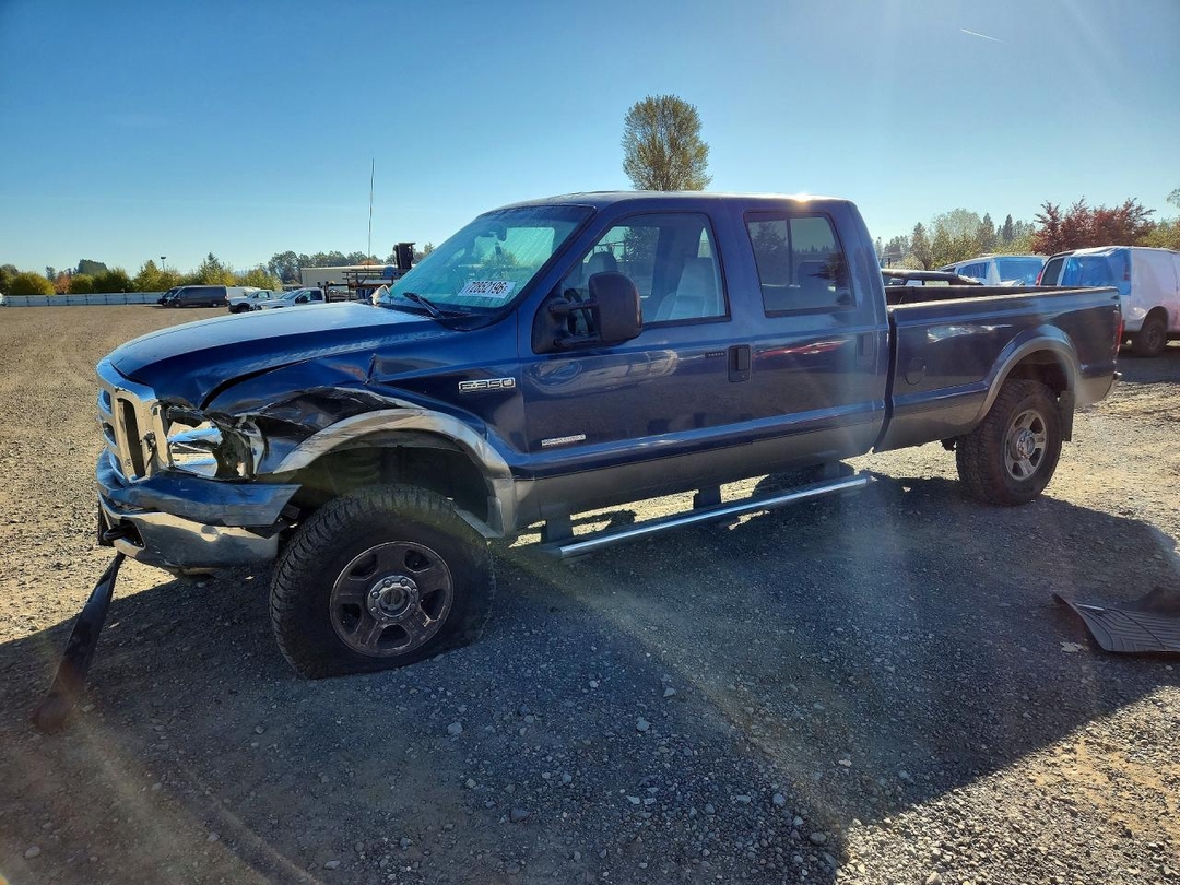 Vue de 2005 FORD F350 SRW SUPER DUTY, angle 1