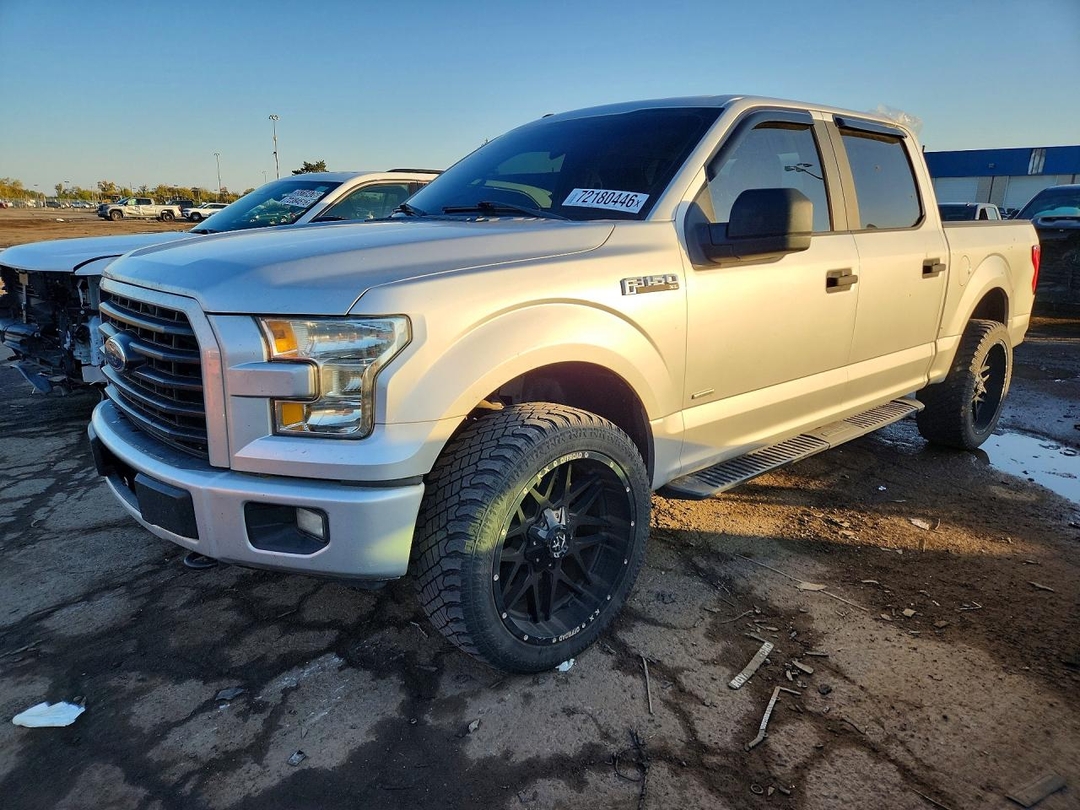 Vue de 2017 FORD F150 SUPERCREW, angle 1