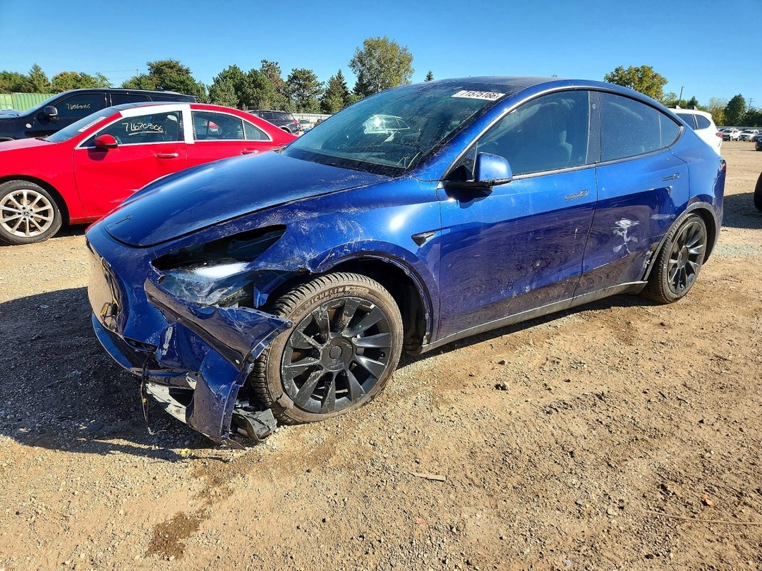 Vue de 2022 TESLA MODEL Y, angle 1