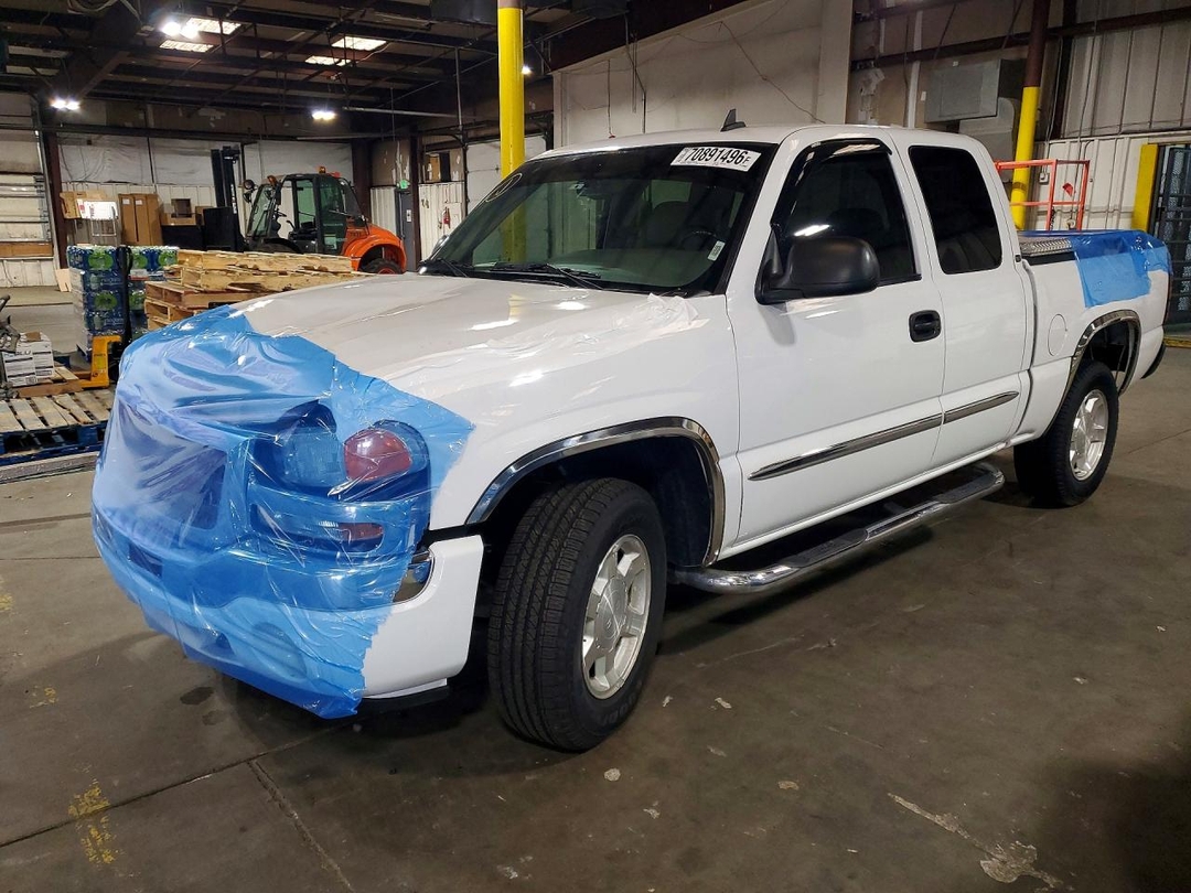 منظر 2006 GMC NEW SIERRA C1500، زاوية 1