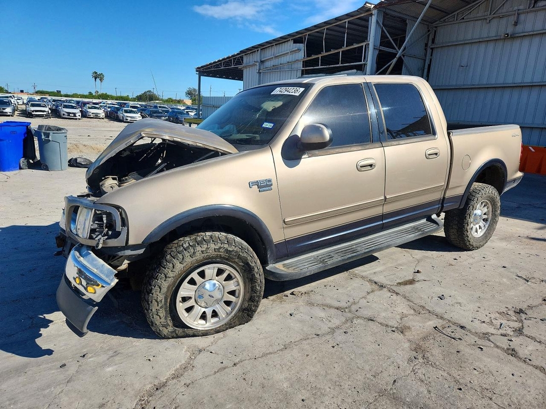 Vue de 2001 FORD F150 SUPERCREW, angle 1