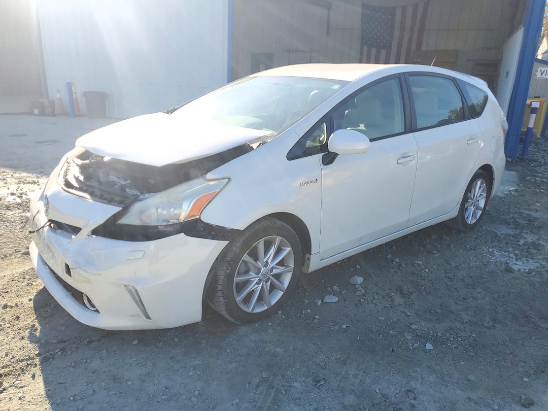 منظر 2014 TOYOTA PRIUS V FIVE، زاوية 1