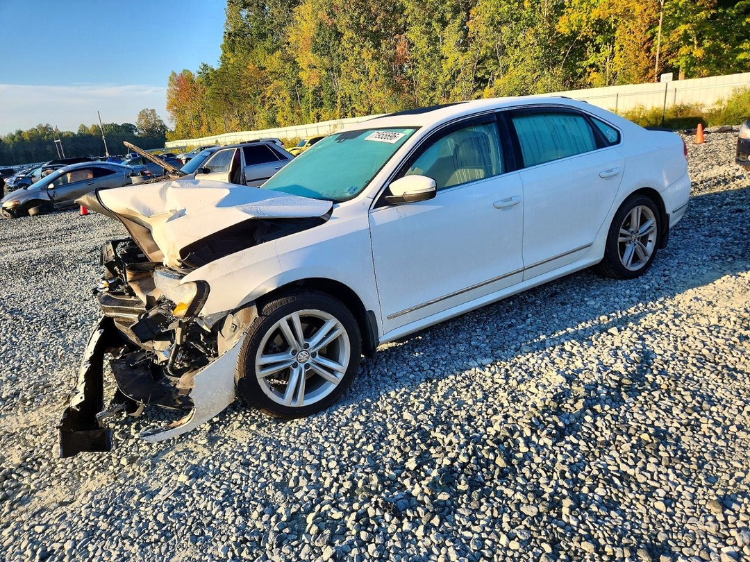 Vue de 2015 VOLKSWAGEN PASSAT SE, angle 1