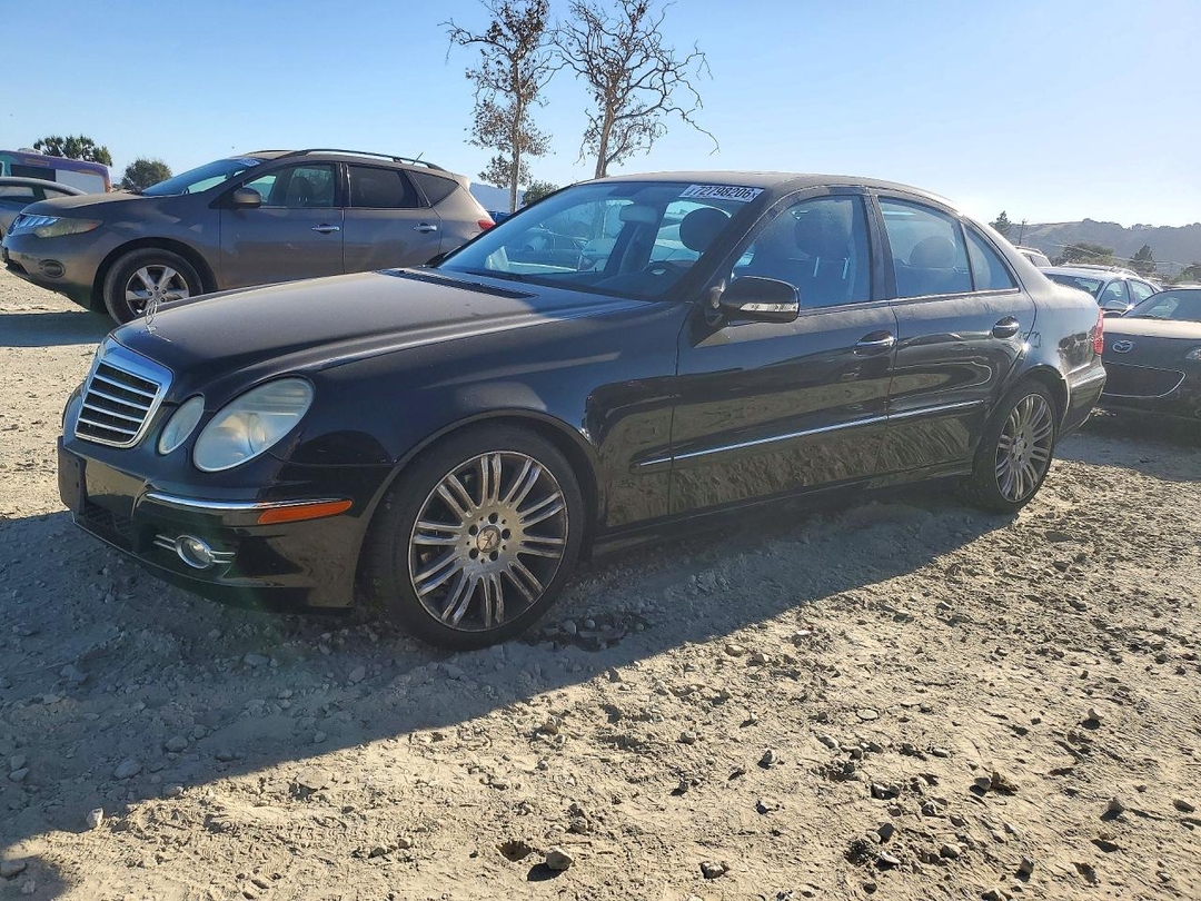 Vue de 2008 MERCEDES-BENZ E 350, angle 1