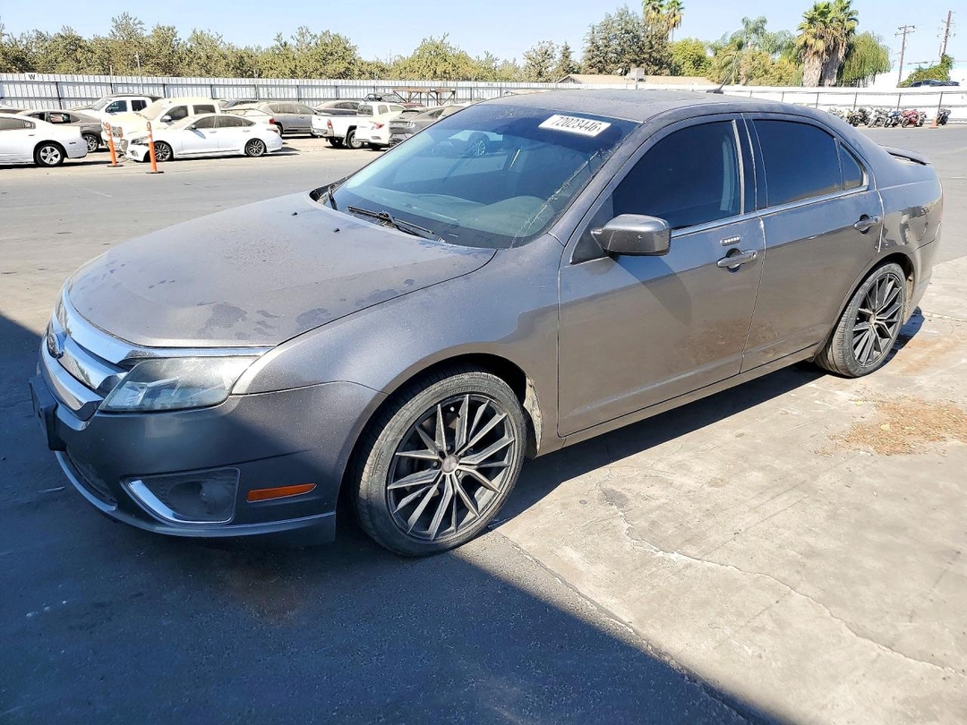 Vue de 2012 FORD FUSION SEL, angle 1