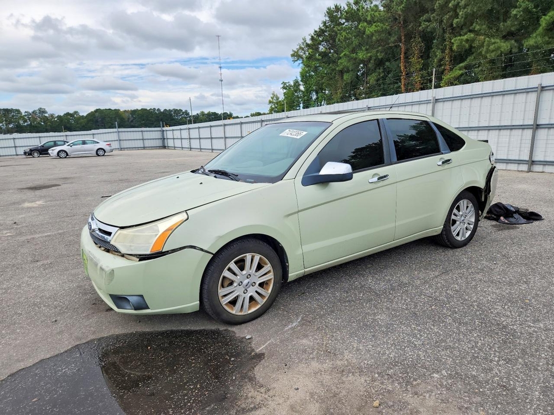 Vue de 2010 FORD FOCUS SEL, angle 1