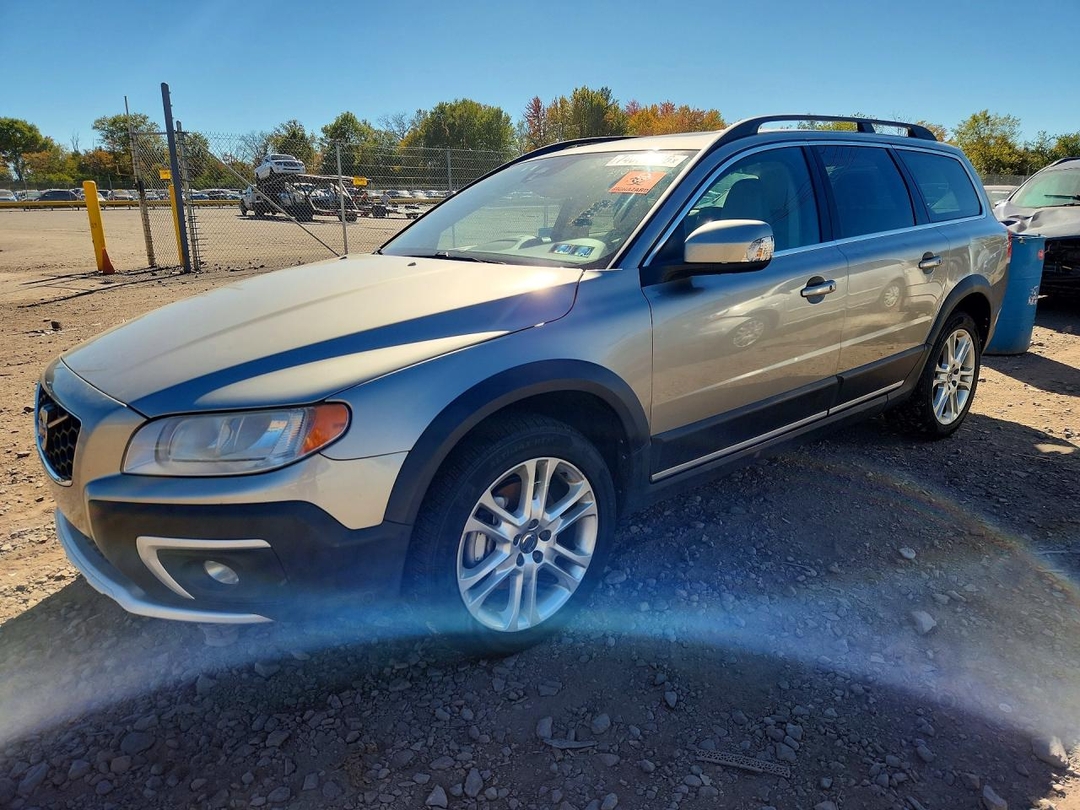 Vista de 2016 VOLVO XC70 T5 PREMIER, ángulo 1