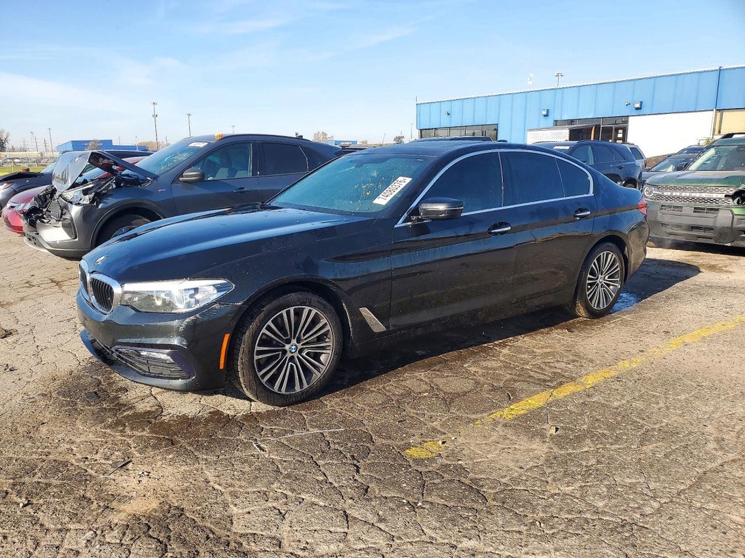 Vista de 2017 BMW 530 XI, ángulo 1