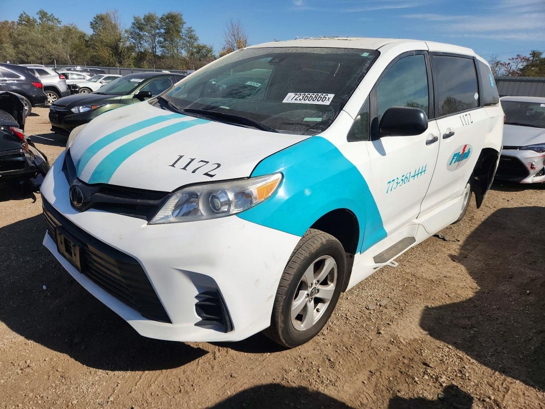 Vista de 2019 TOYOTA SIENNA L 7-PASSENGER, ángulo 1
