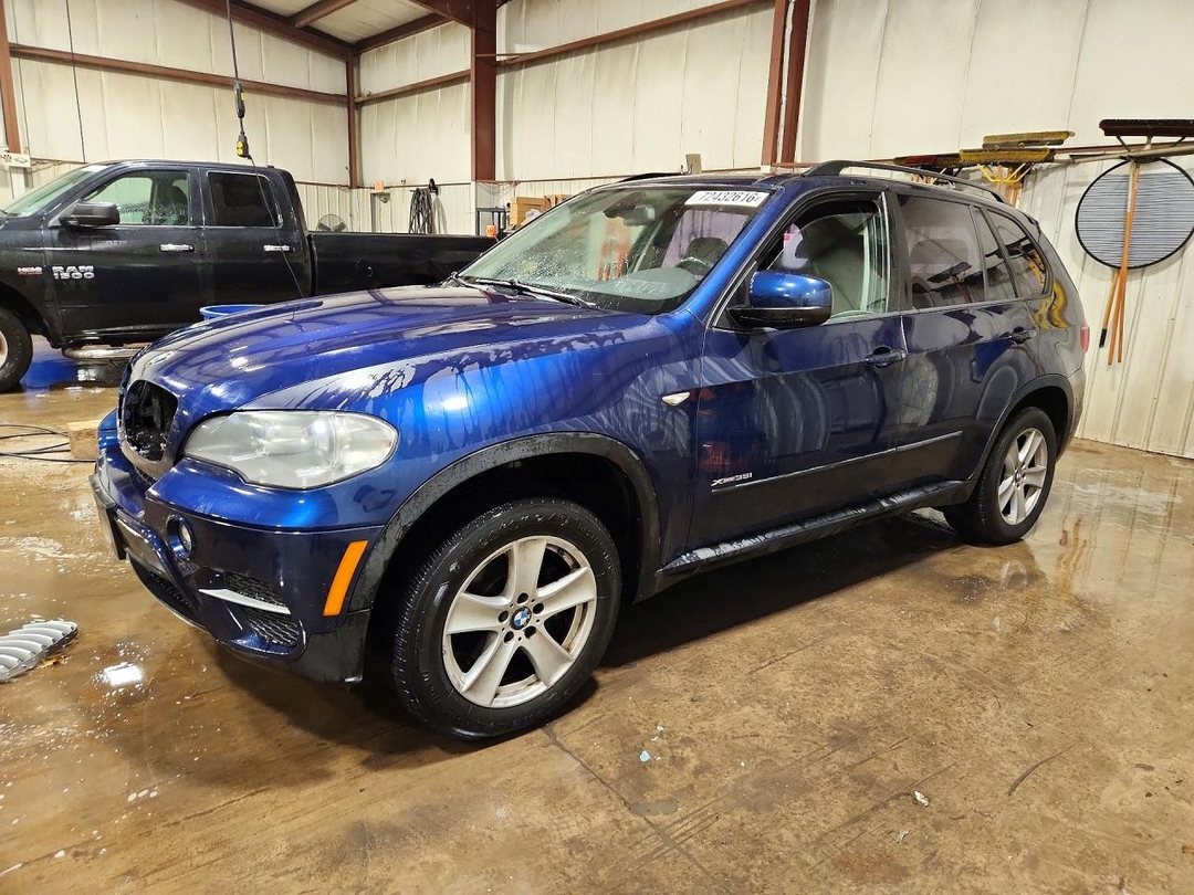 Vista de 2013 BMW X5 XDRIVE35I, ángulo 1