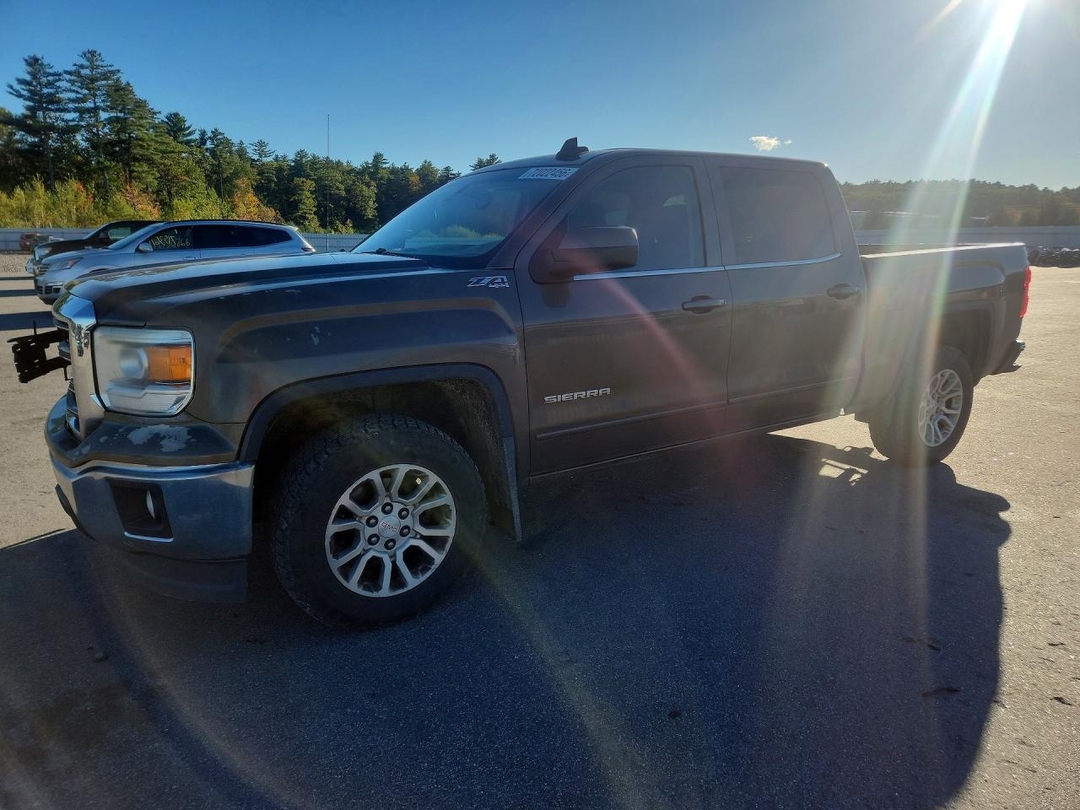 Vue de 2015 GMC SIERRA K1500 SLE, angle 1