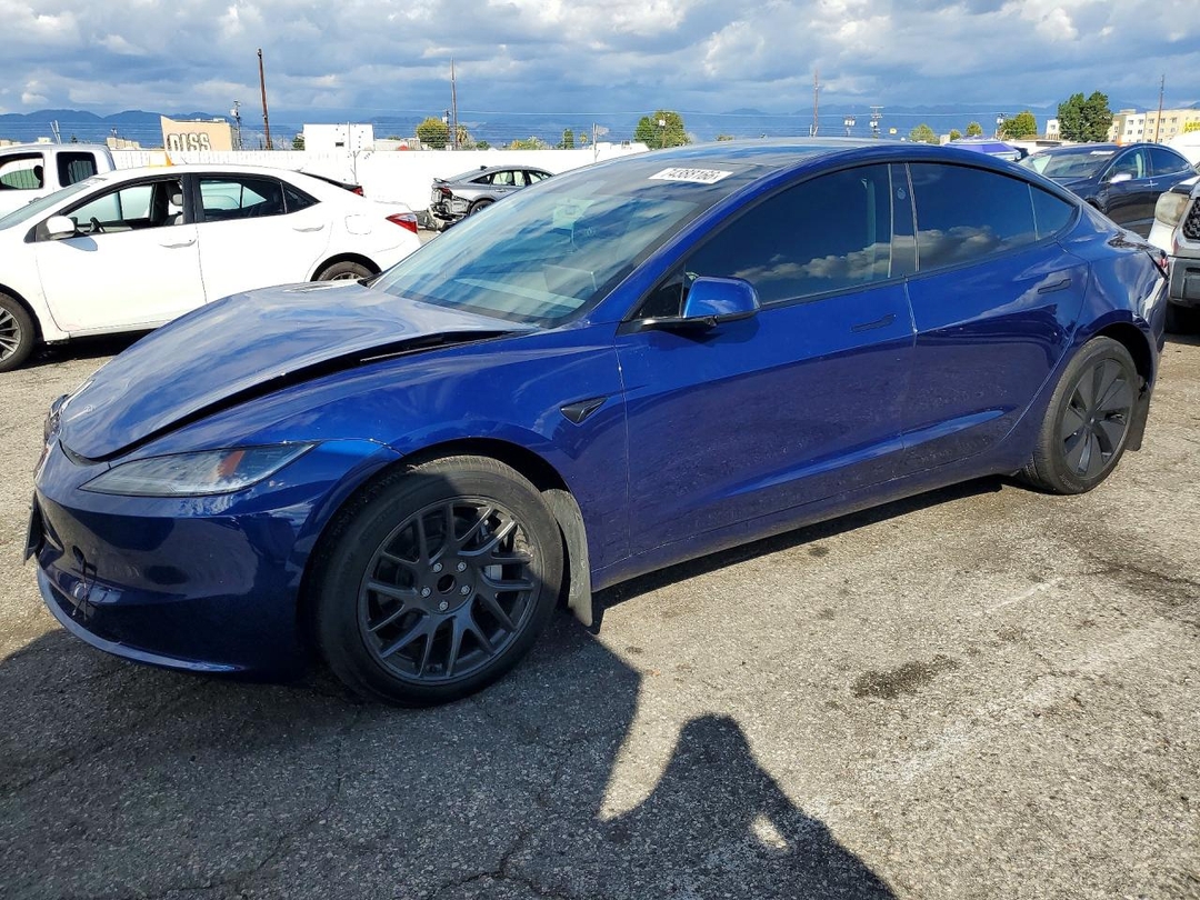 منظر 2025 TESLA MODEL 3، زاوية 1