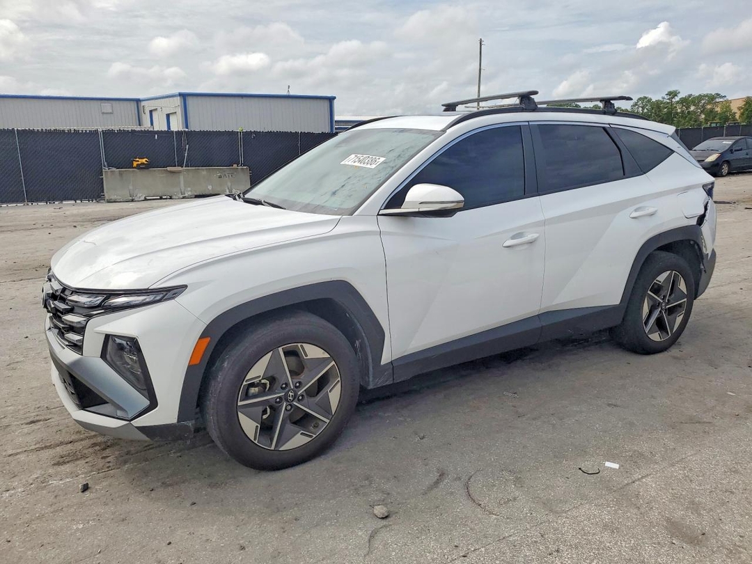 Vue de 2025 HYUNDAI TUCSON SEL, angle 1